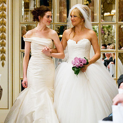 Donate Wedding Gown on Kate Hudson Anne Hathaway Bride Wars Wedding Dresses By Vera Wang